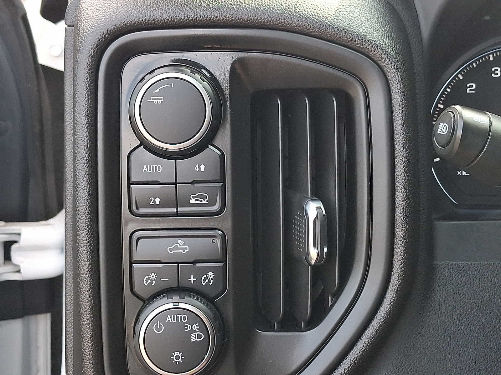 2023 Chevrolet Silverado 1500 4WD Crew Cab 157 Custom