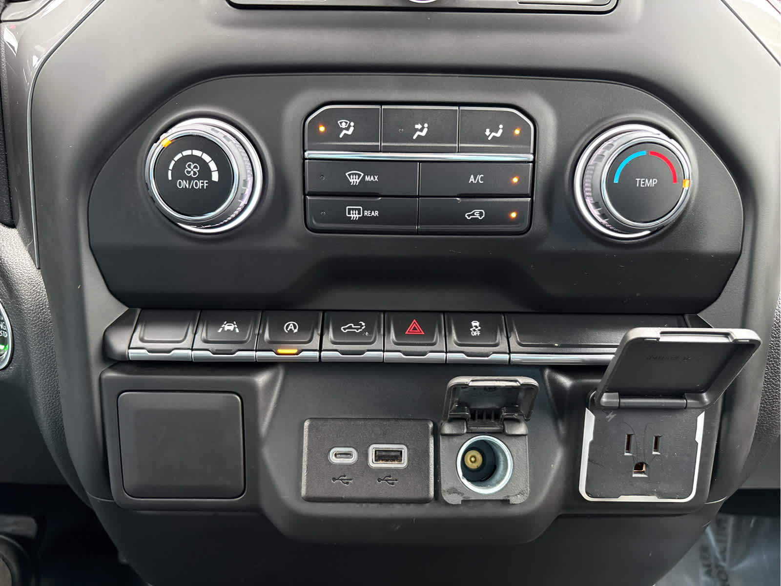 2023 Chevrolet Silverado 1500 4WD Crew Cab 147 Custom