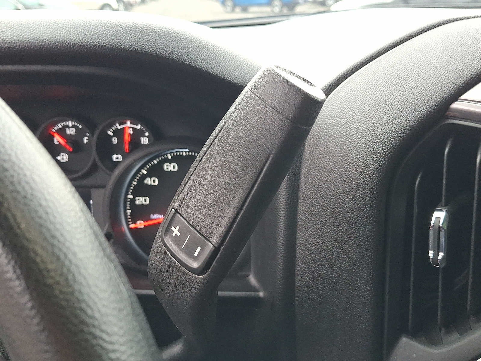 2024 Chevrolet Silverado 1500 4WD Crew Cab 147 Custom