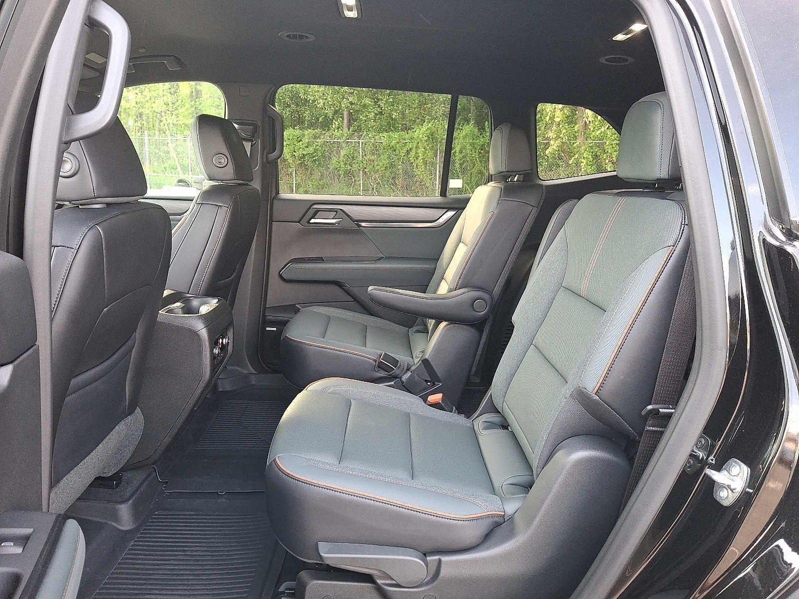 2026 GMC Acadia AWD 4dr AT4