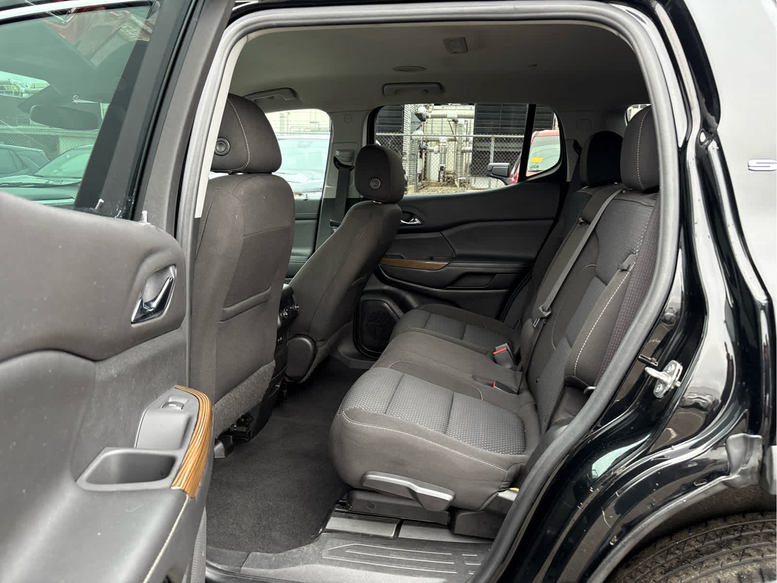 2021 GMC Acadia FWD 4dr SLE