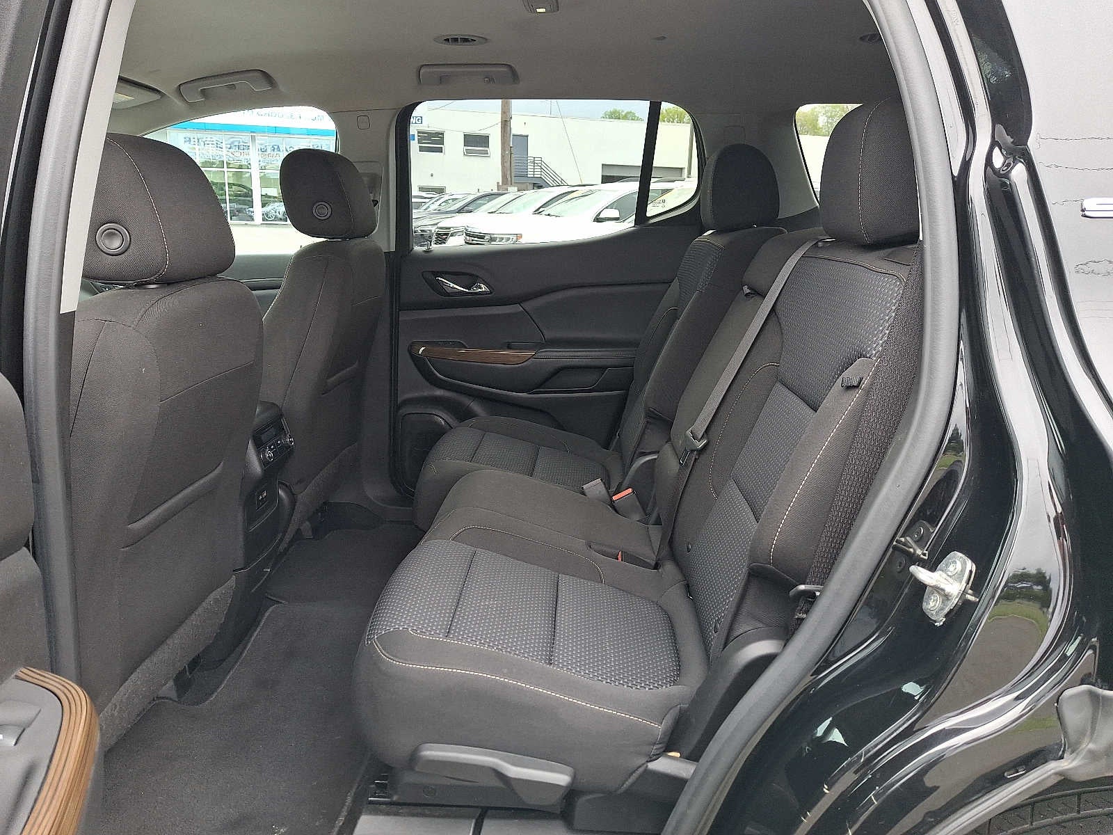 2021 GMC Acadia FWD 4dr SLE