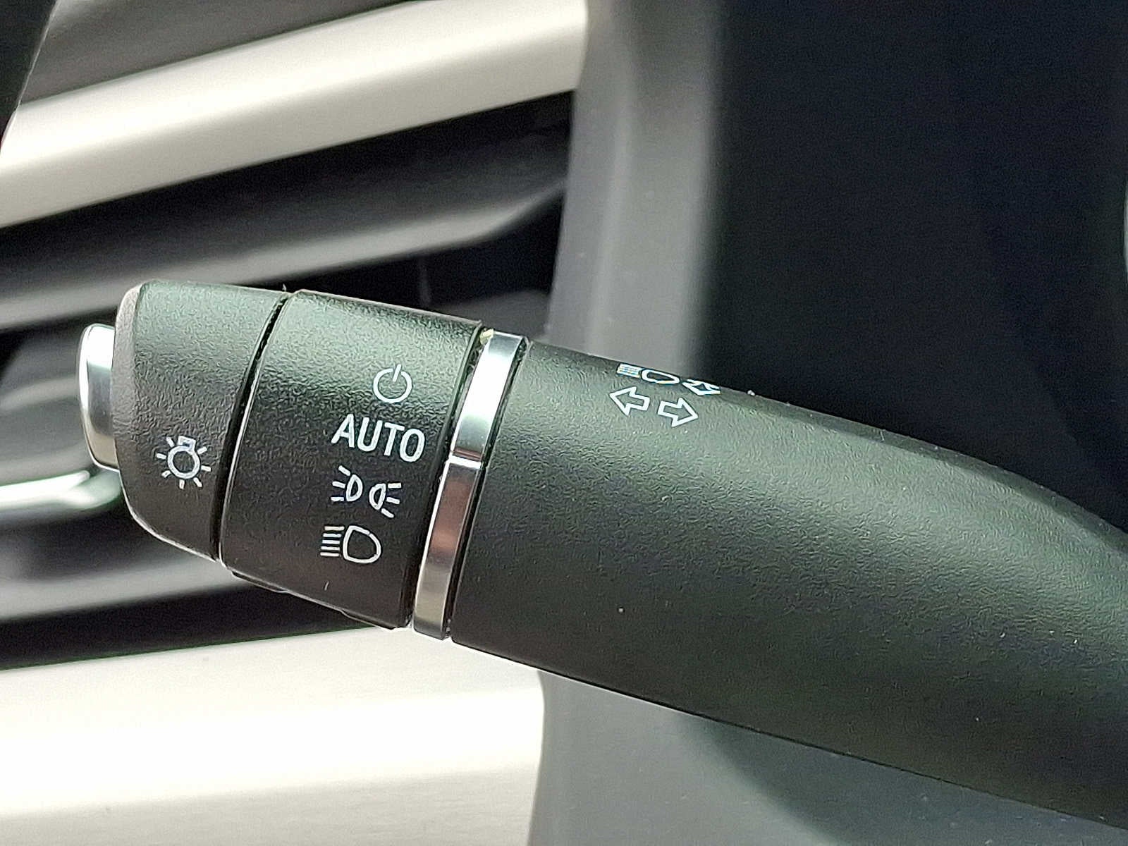 2021 GMC Acadia FWD 4dr SLE