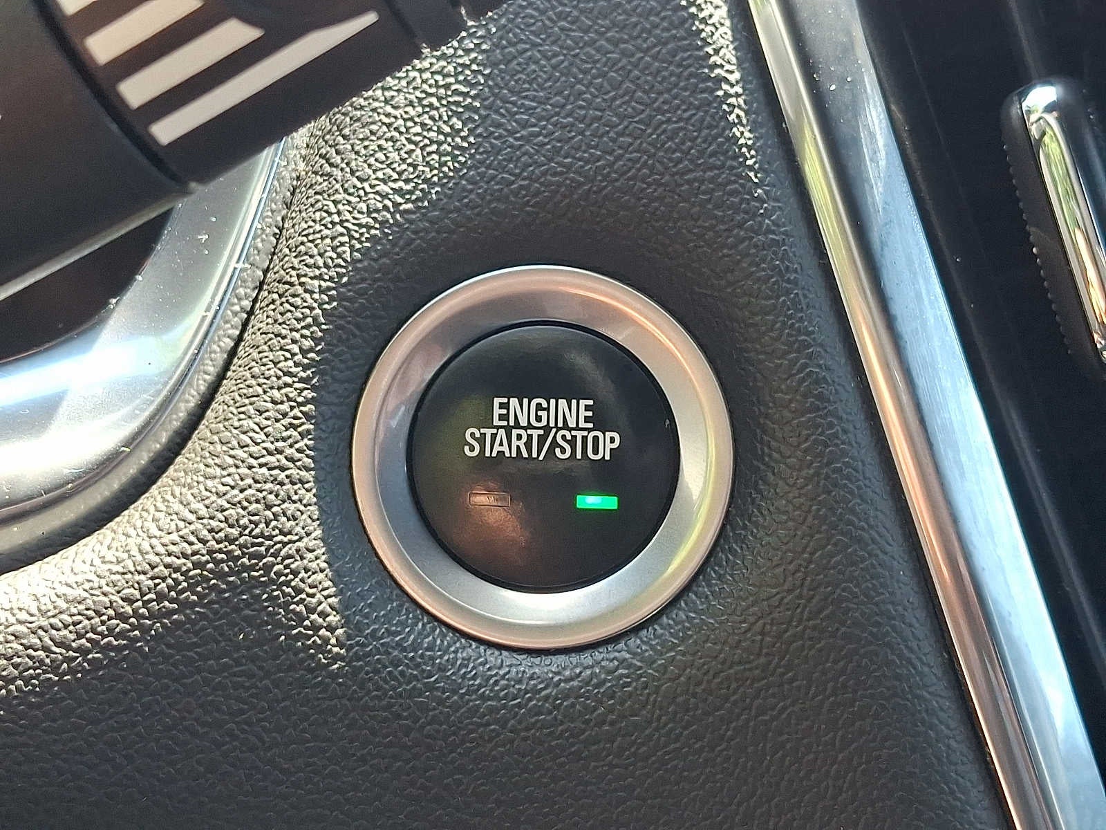 2023 Chevrolet Traverse FWD 4dr LT Cloth w/1LT