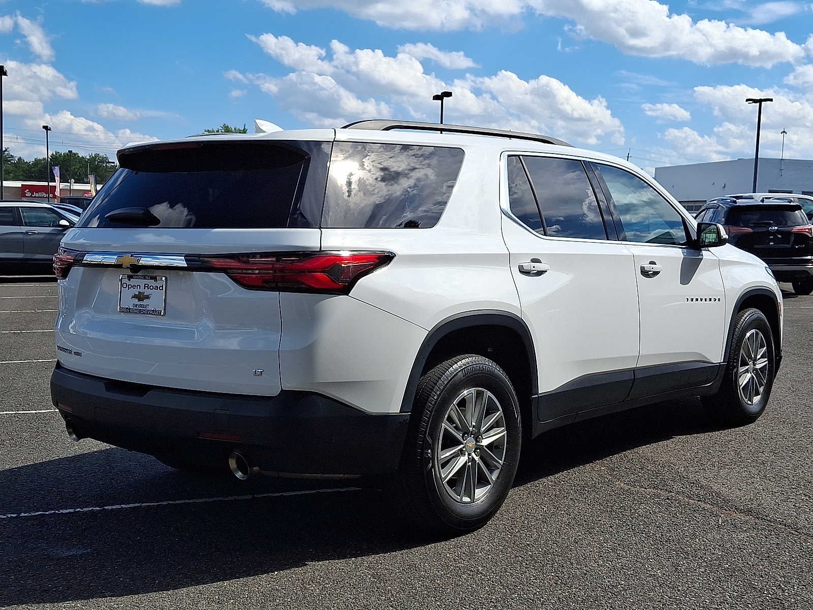 2023 Chevrolet Traverse AWD 4dr LT Cloth w/1LT