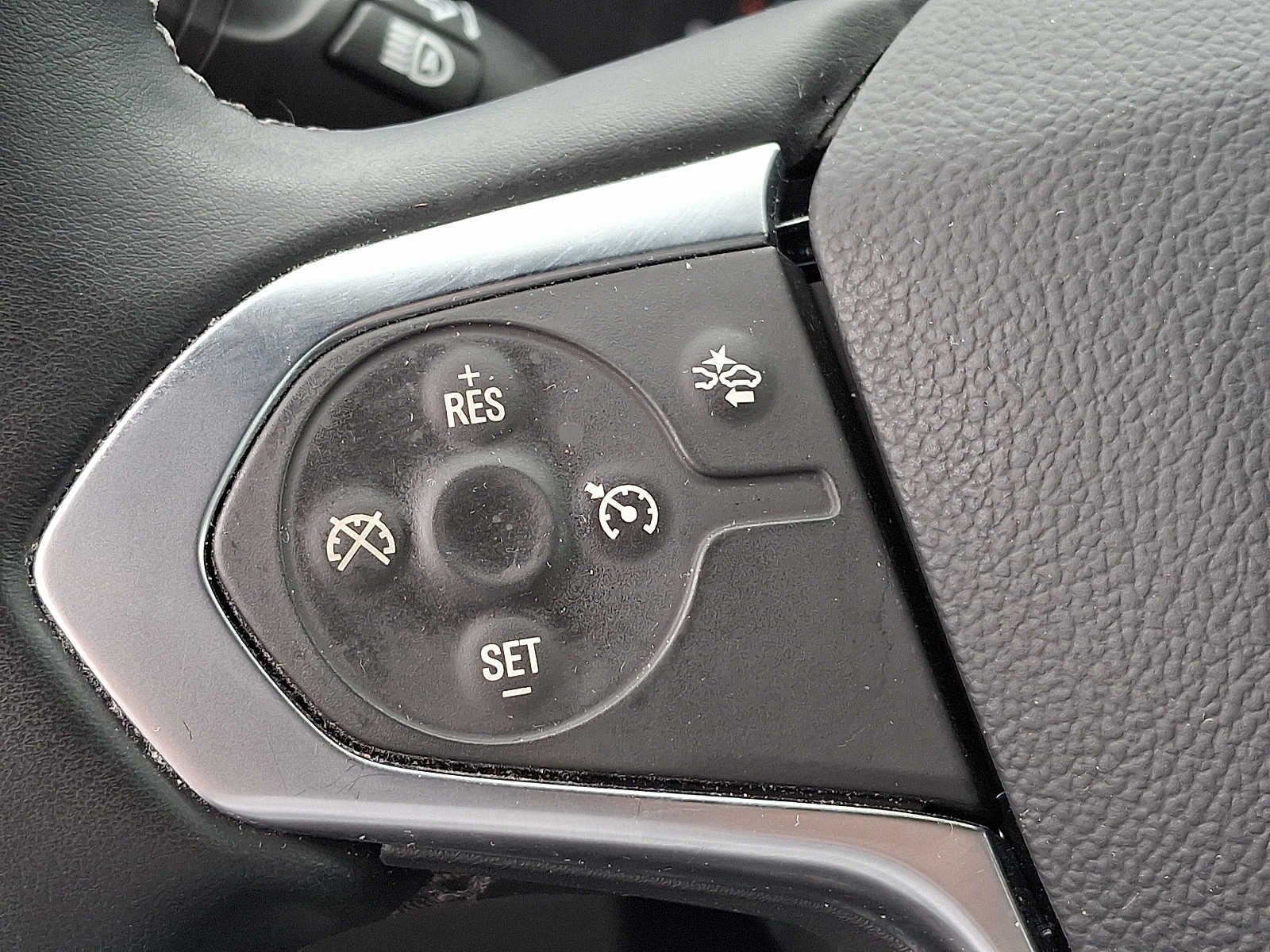 2023 Chevrolet Traverse AWD 4dr LT Cloth w/1LT