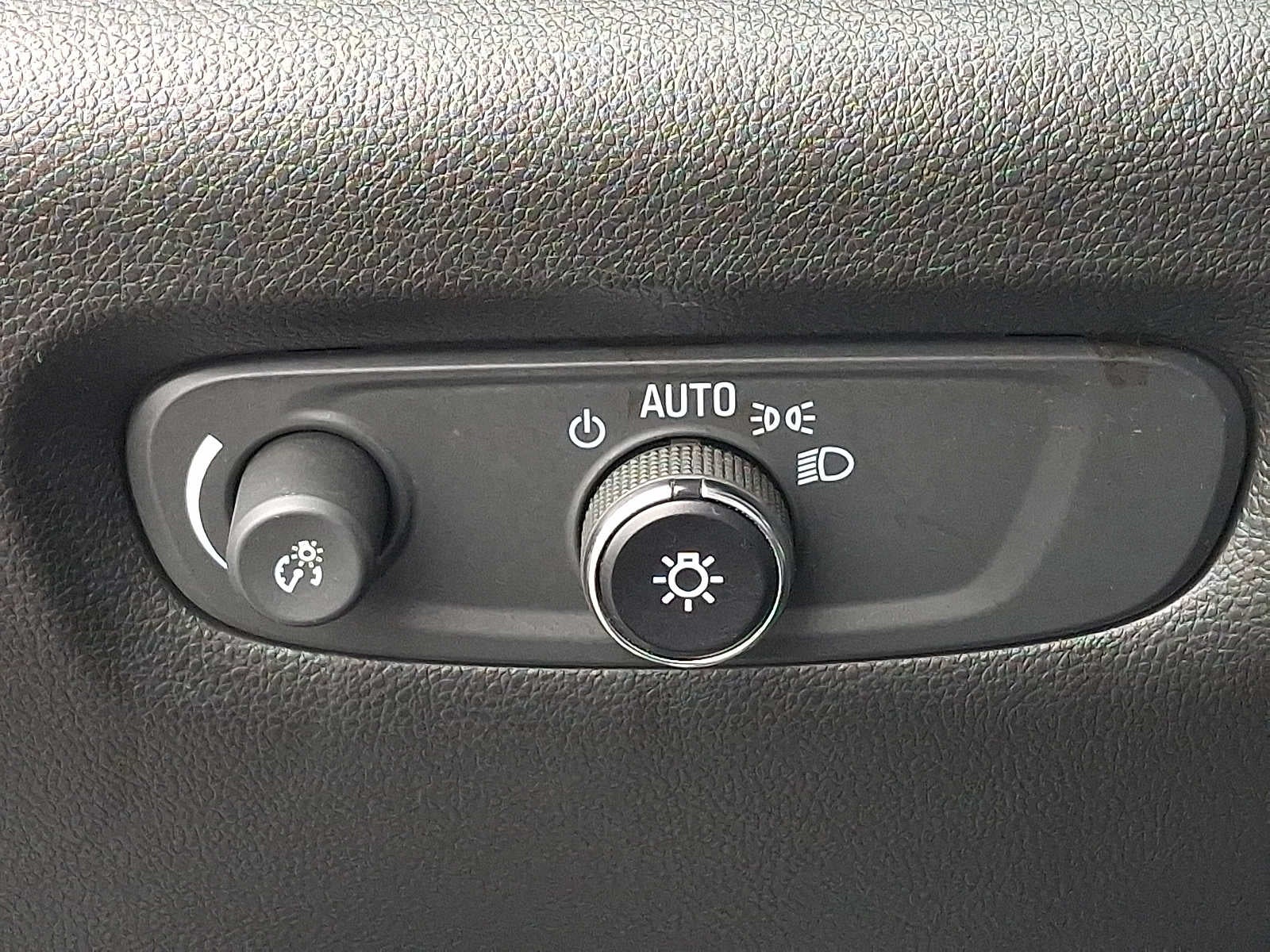 2023 Chevrolet Traverse AWD 4dr LT Cloth w/1LT