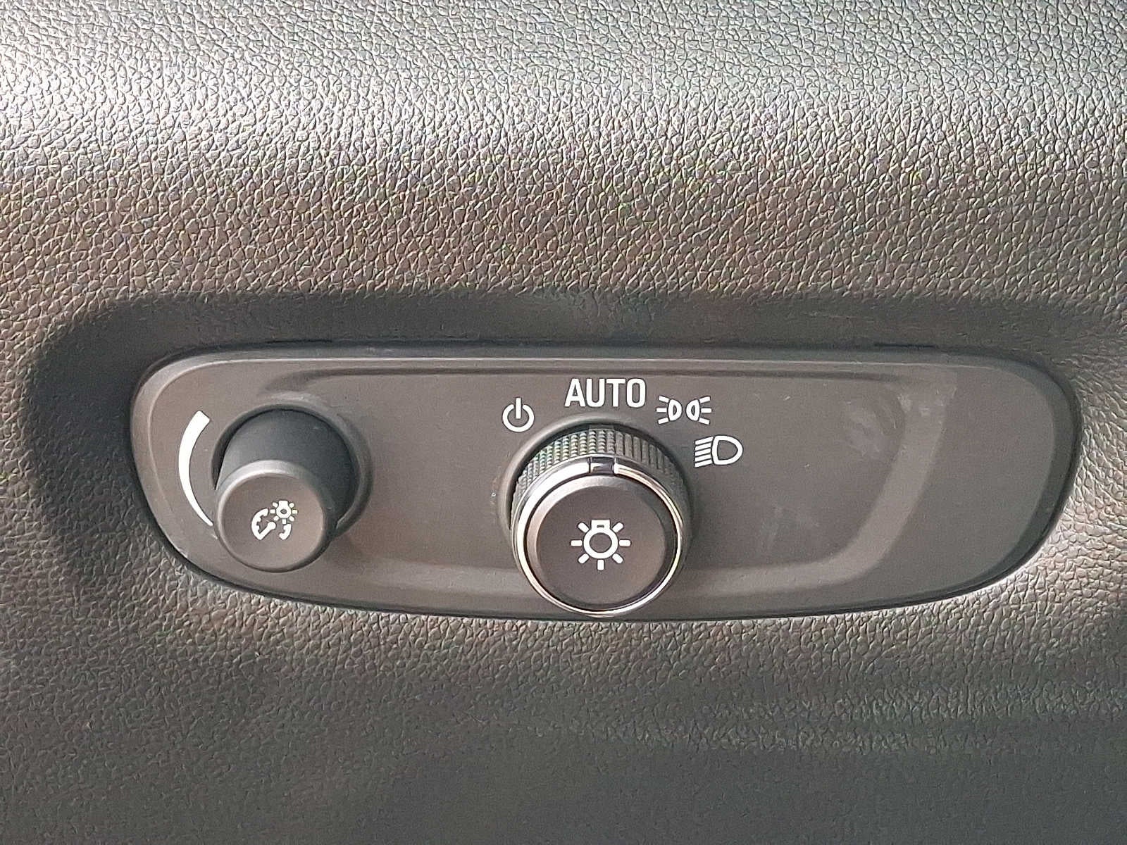2023 Chevrolet Traverse AWD 4dr LT Leather