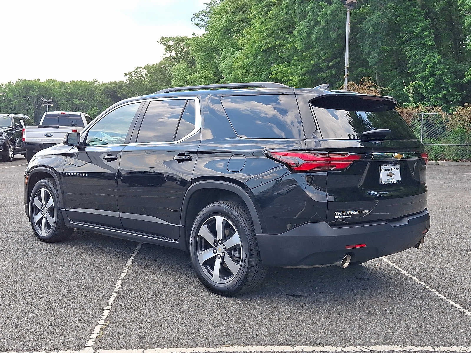 2023 Chevrolet Traverse AWD 4dr LT Leather