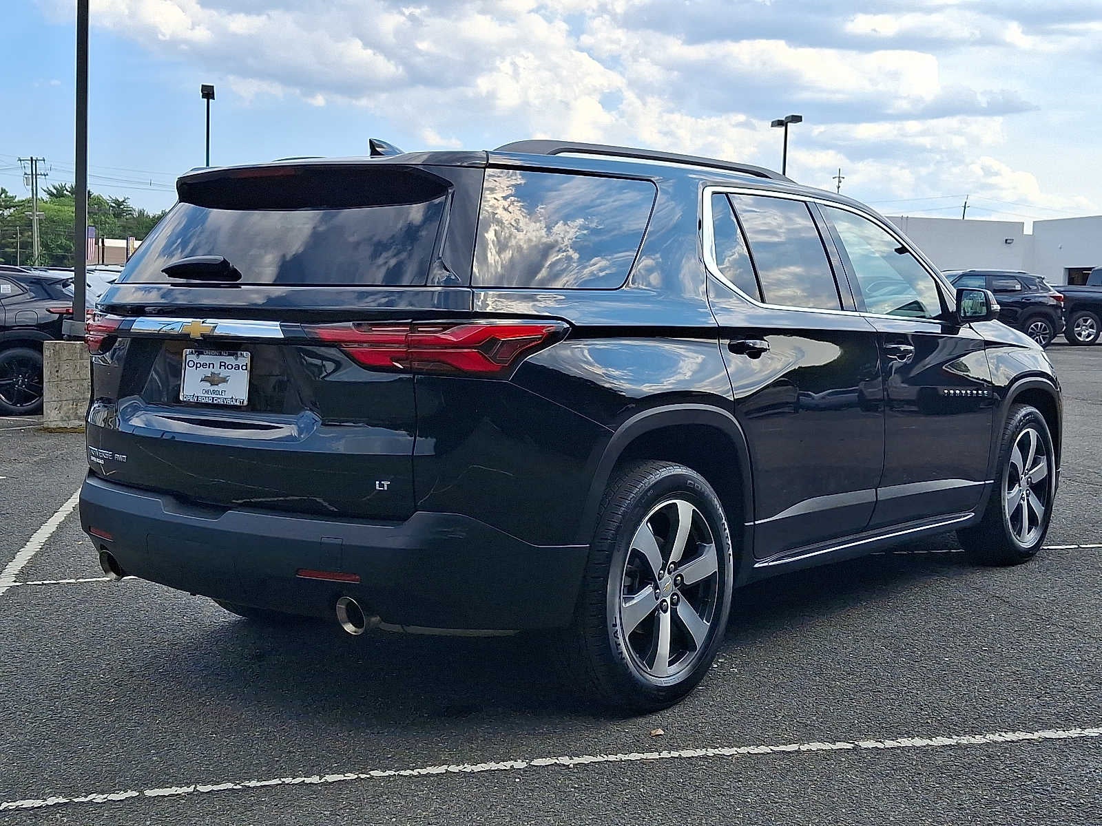 2023 Chevrolet Traverse AWD 4dr LT Leather
