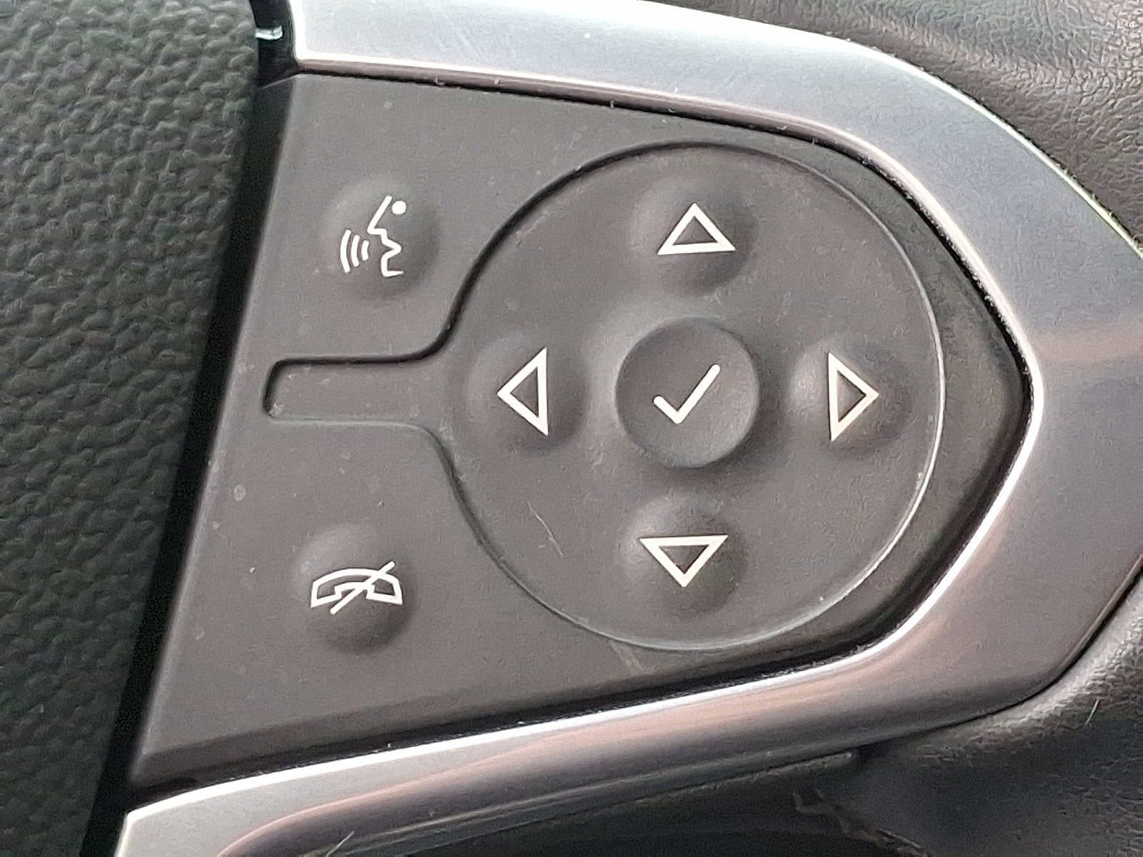 2023 Chevrolet Traverse AWD 4dr LT Leather