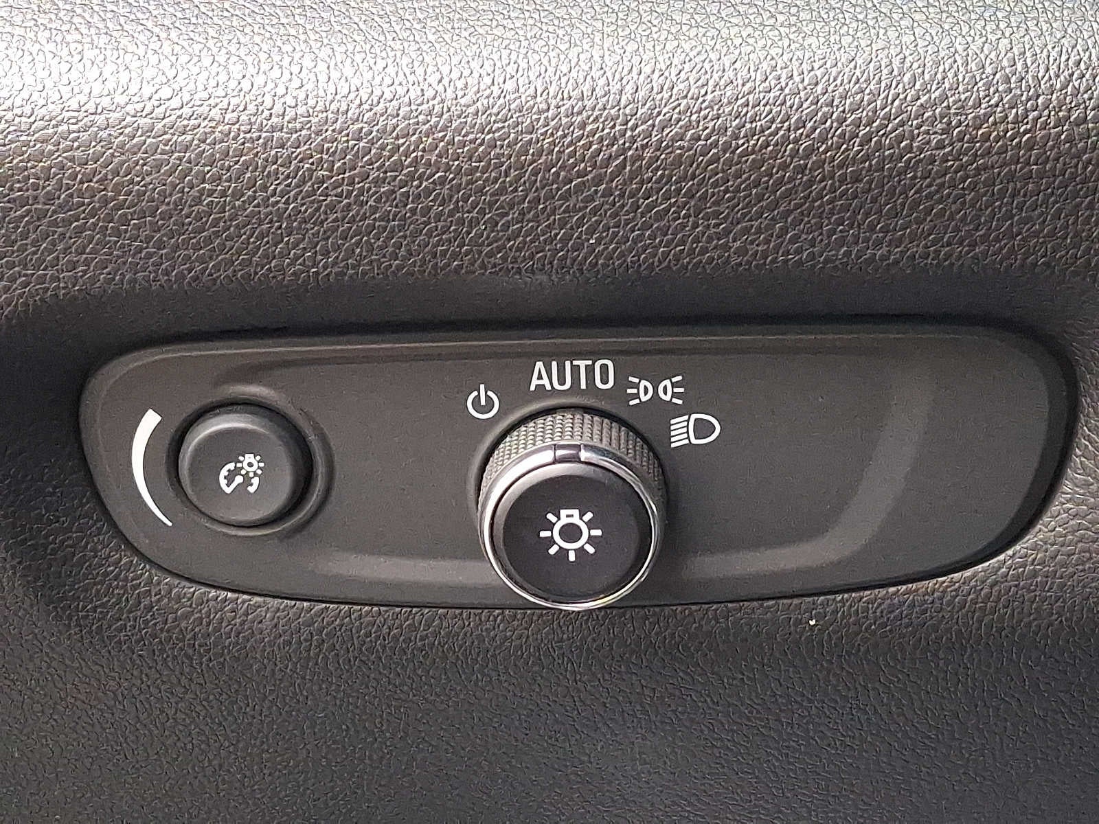 2023 Chevrolet Traverse AWD 4dr LT Leather