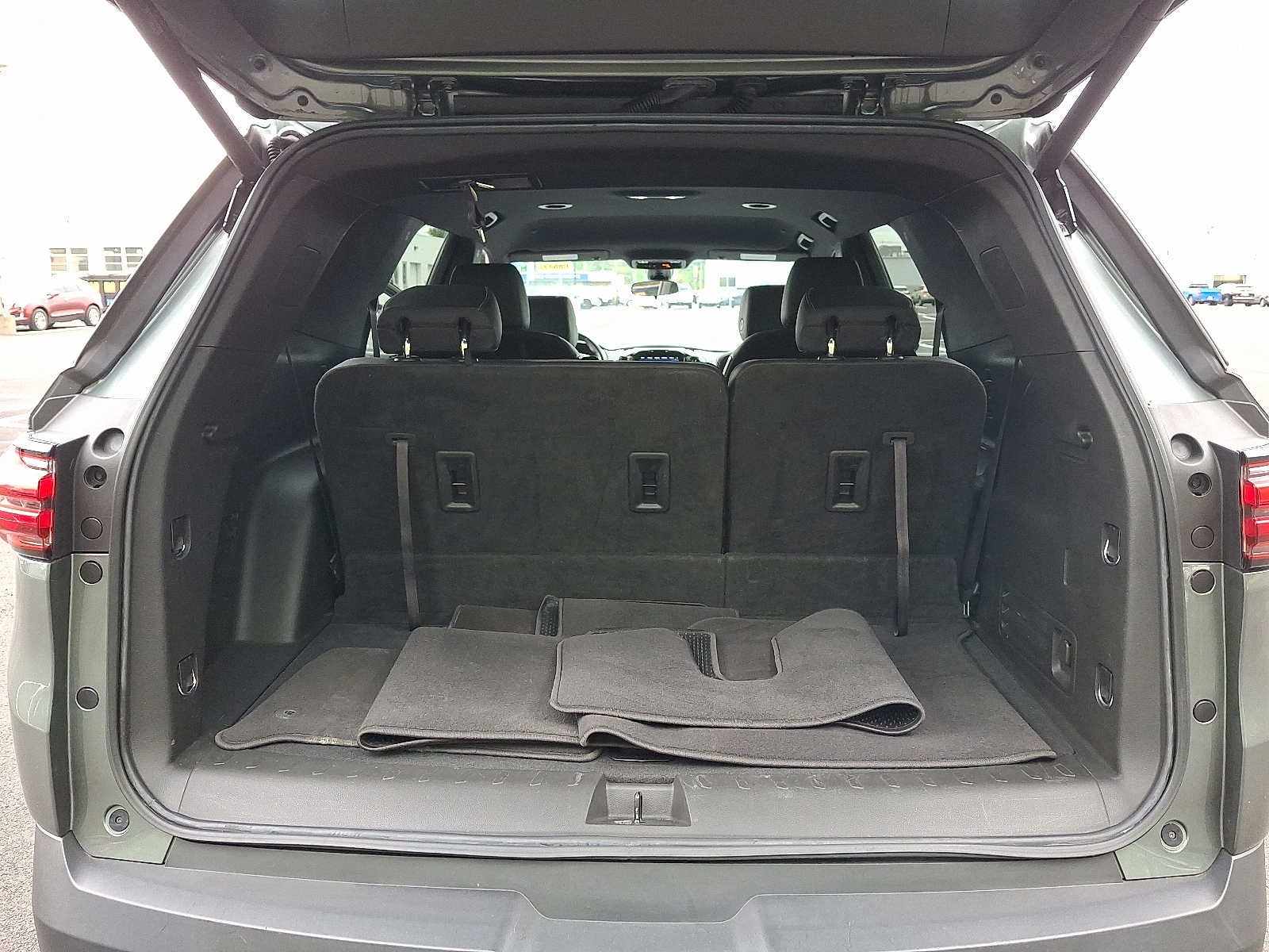 2023 Chevrolet Traverse AWD 4dr LT Leather