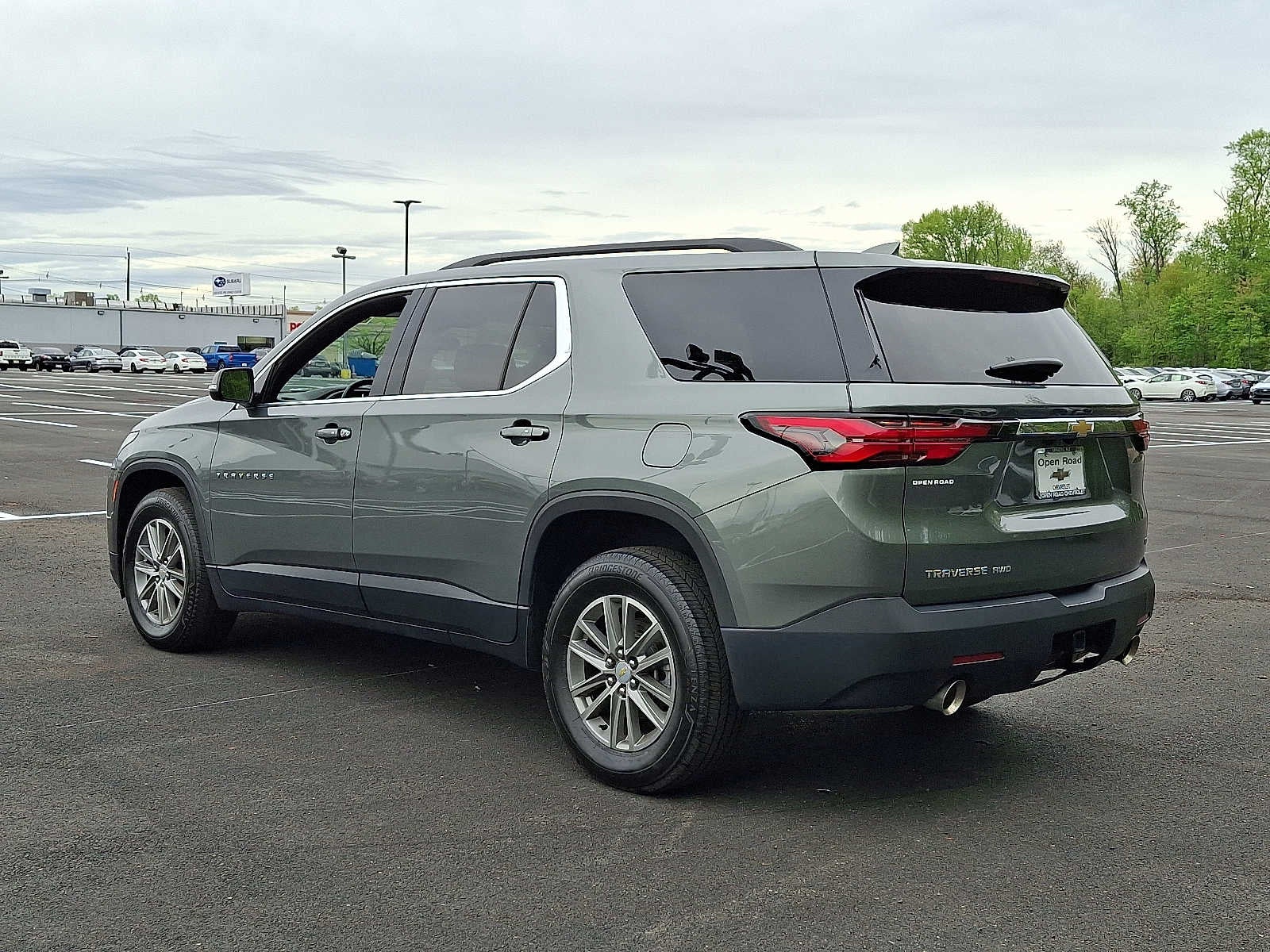 2023 Chevrolet Traverse AWD 4dr LT Leather