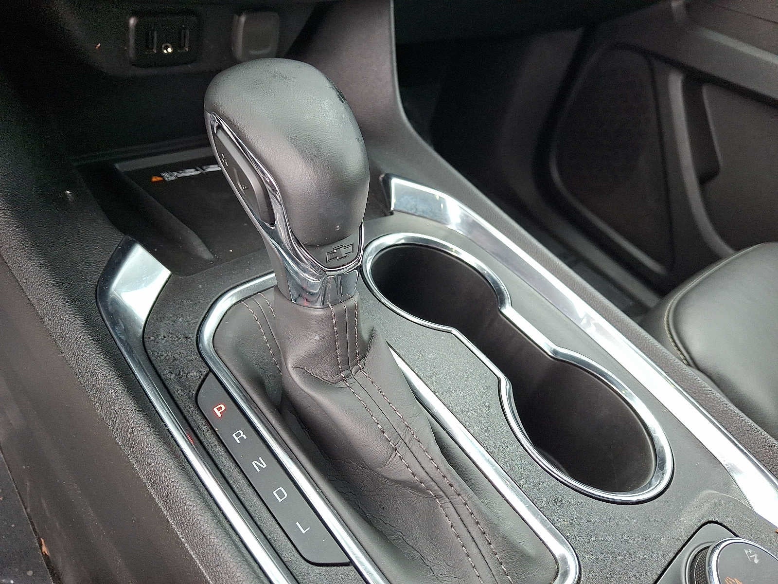 2023 Chevrolet Traverse AWD 4dr LT Leather
