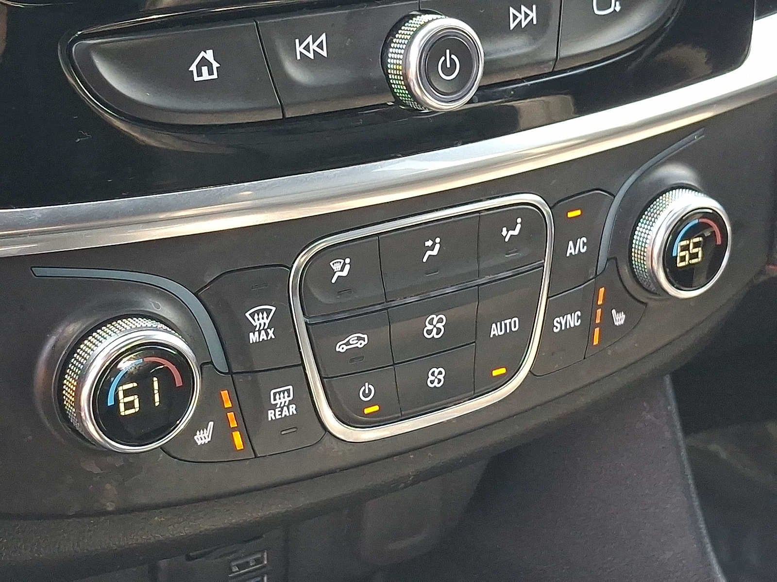 2023 Chevrolet Traverse AWD 4dr RS