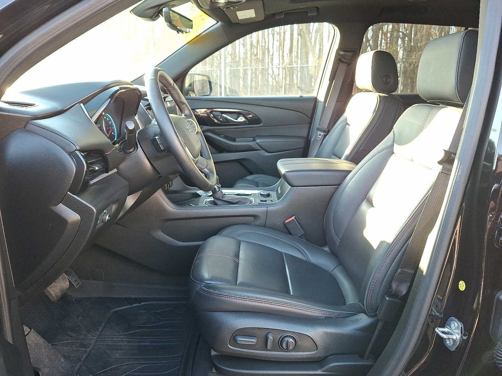 2023 Chevrolet Traverse AWD 4dr RS