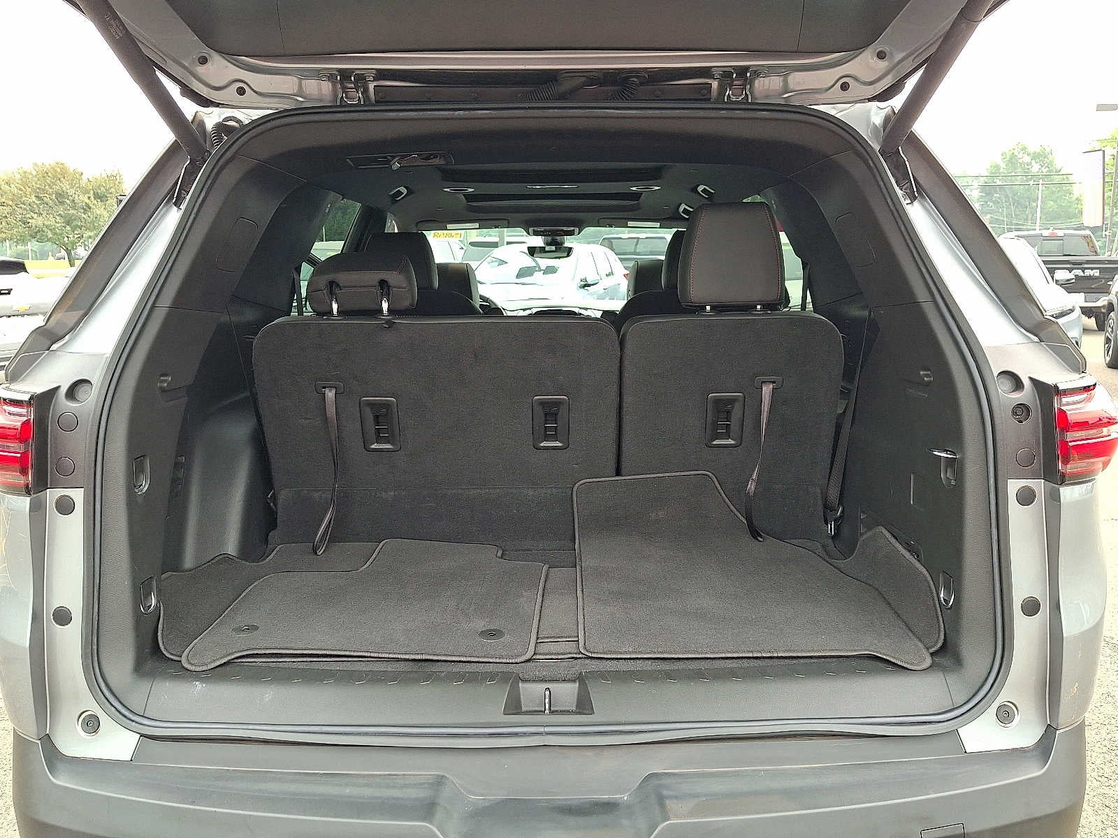 2023 Chevrolet Traverse AWD 4dr RS