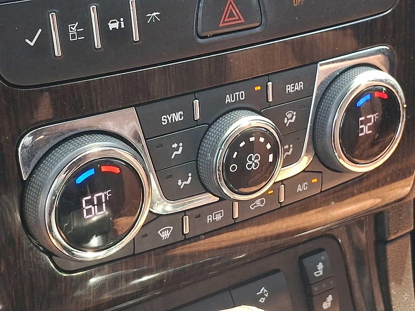 2016 Chevrolet Traverse AWD 4dr LT w/2LT