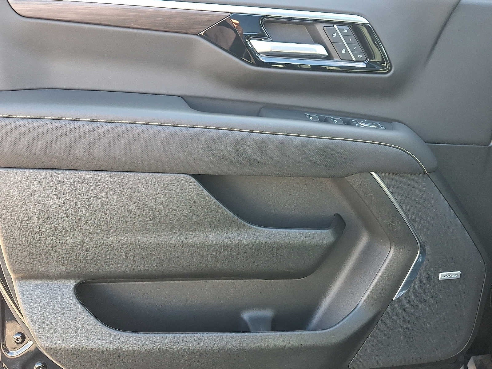 2025 Chevrolet Suburban 4WD 4dr Premier