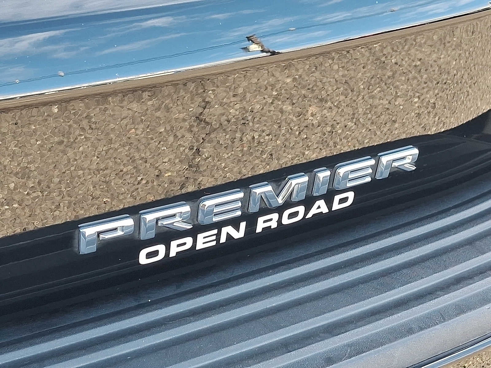2025 Chevrolet Suburban 4WD 4dr Premier