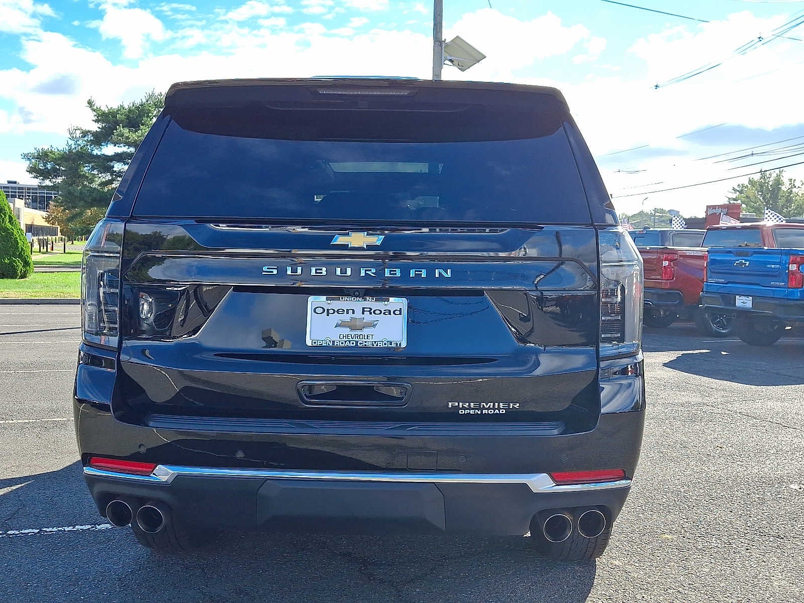2025 Chevrolet Suburban 4WD 4dr Premier