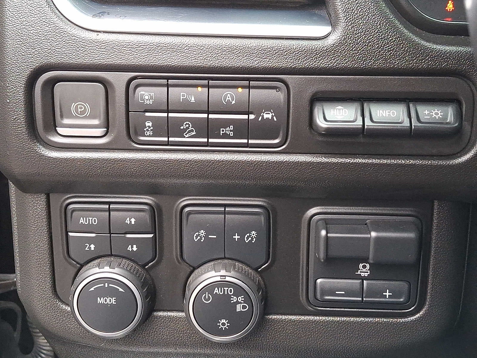 2023 Chevrolet Tahoe 4WD 4dr Premier