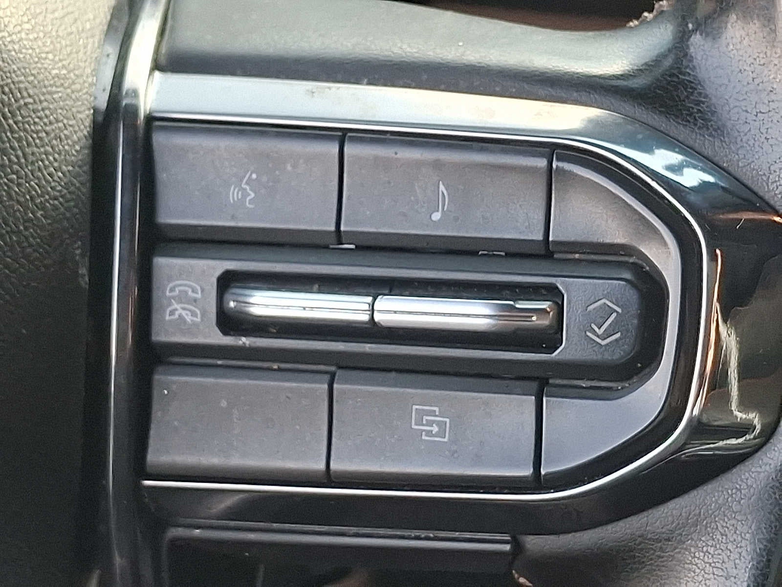 2023 GMC Canyon 4WD Crew Cab AT4