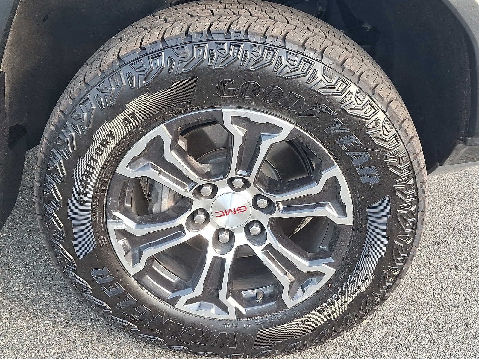 2023 GMC Canyon 4WD Crew Cab AT4