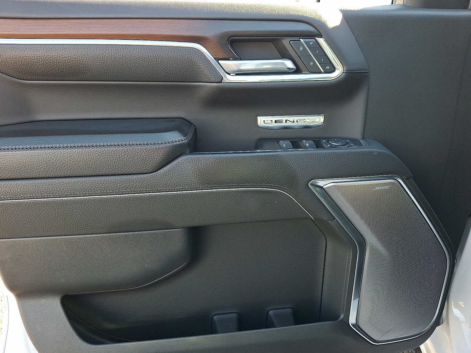 2024 GMC Sierra 1500 4WD Crew Cab 147 Denali