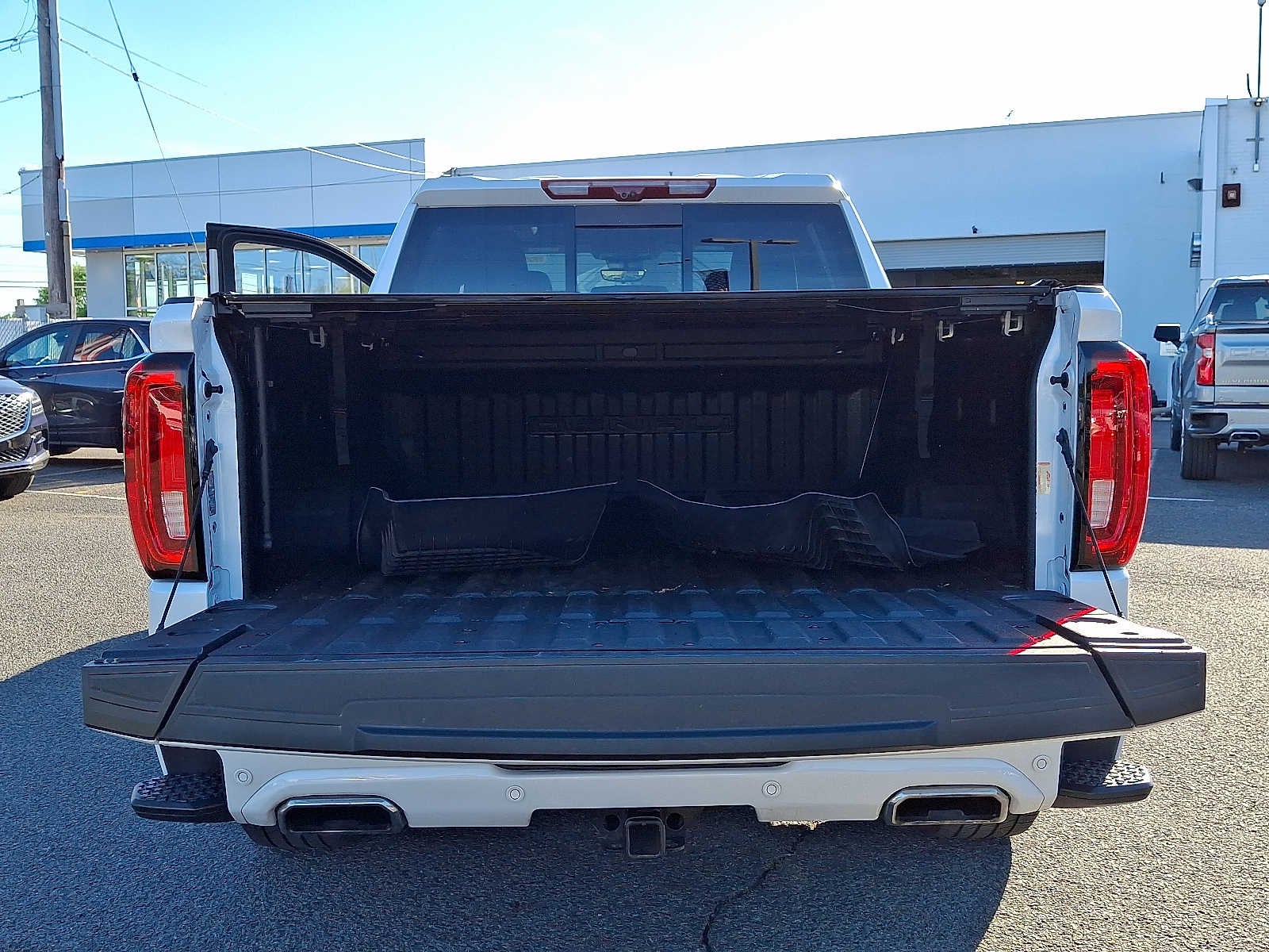 2024 GMC Sierra 1500 4WD Crew Cab 147 Denali