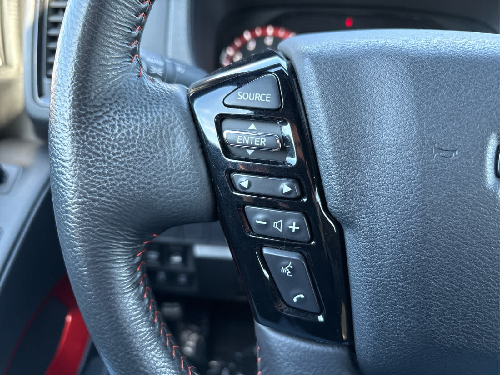 2024 Nissan Frontier Crew Cab 4x4 PRO-4X