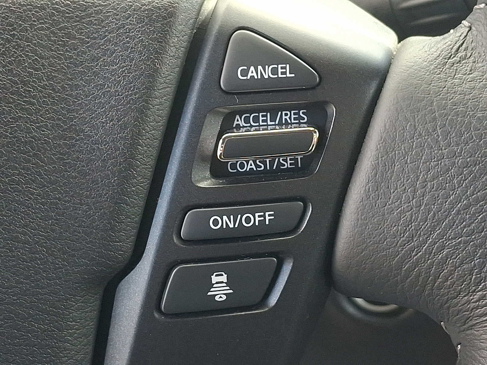 2025 Nissan Frontier Crew Cab 4x4 SV