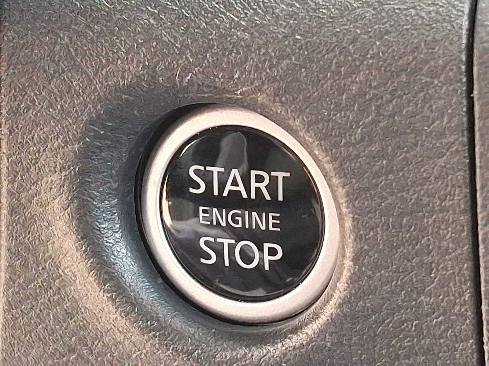 2025 Nissan Frontier Crew Cab 4x4 SV