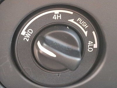 2025 Nissan Frontier Crew Cab 4x4 SV