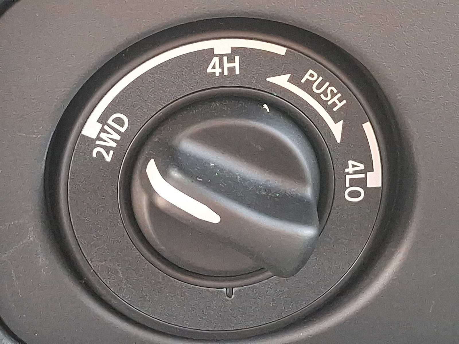 2025 Nissan Frontier Crew Cab 4x4 SV