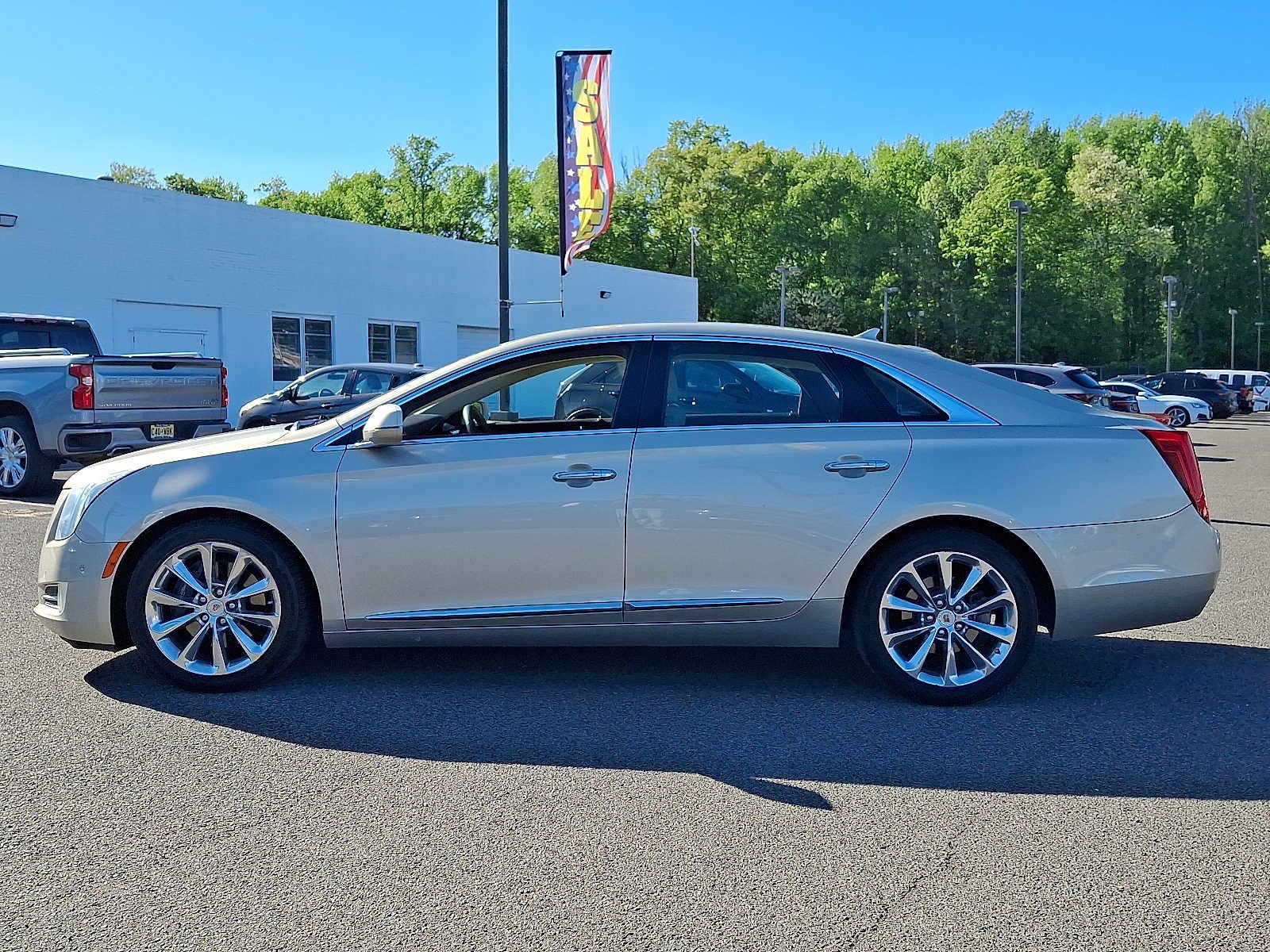 2014 Cadillac XTS 4dr Sdn Luxury FWD
