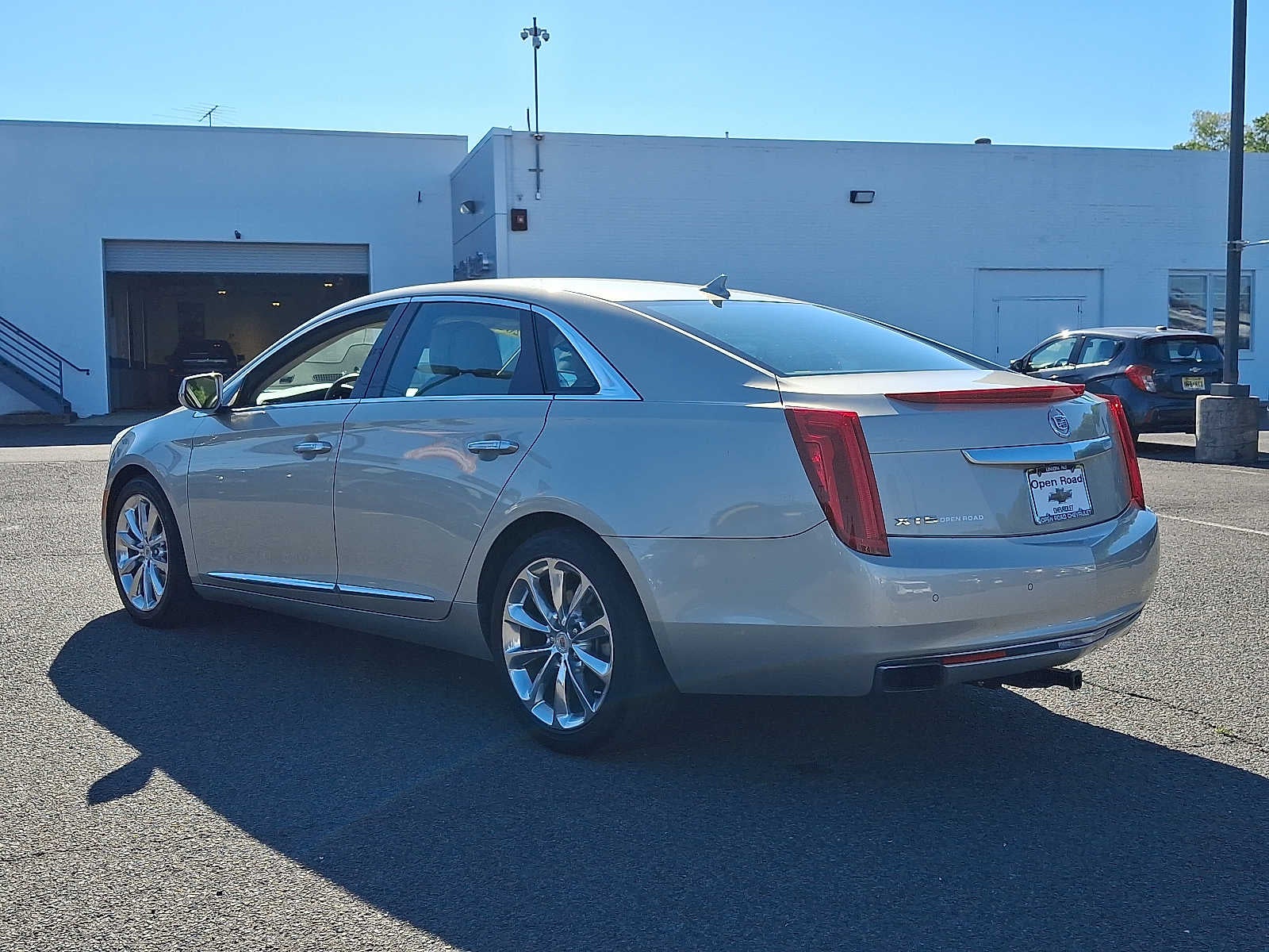 2014 Cadillac XTS 4dr Sdn Luxury FWD