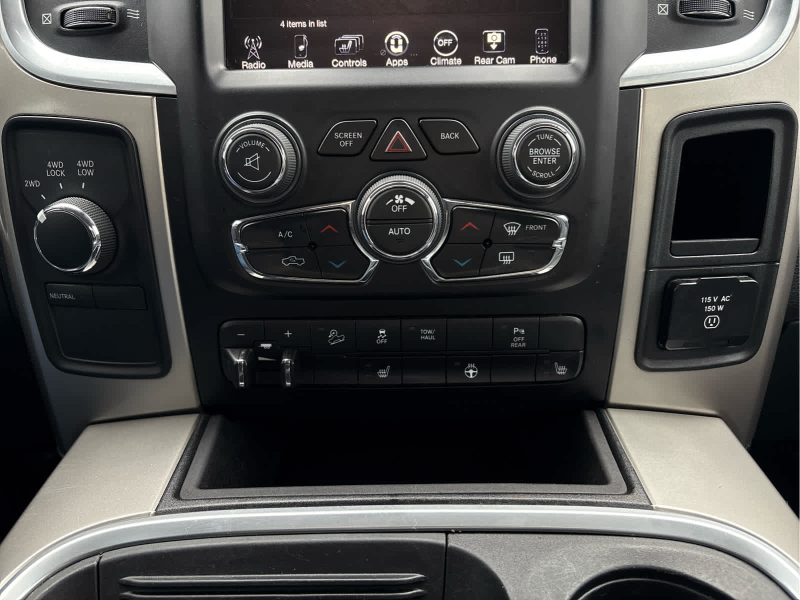 2017 RAM 2500 Big Horn 4x4 Crew Cab 64 Box