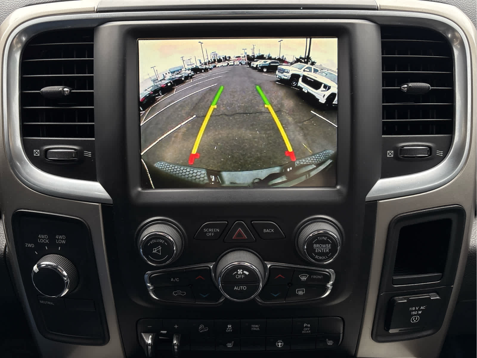 2017 RAM 2500 Big Horn 4x4 Crew Cab 64 Box