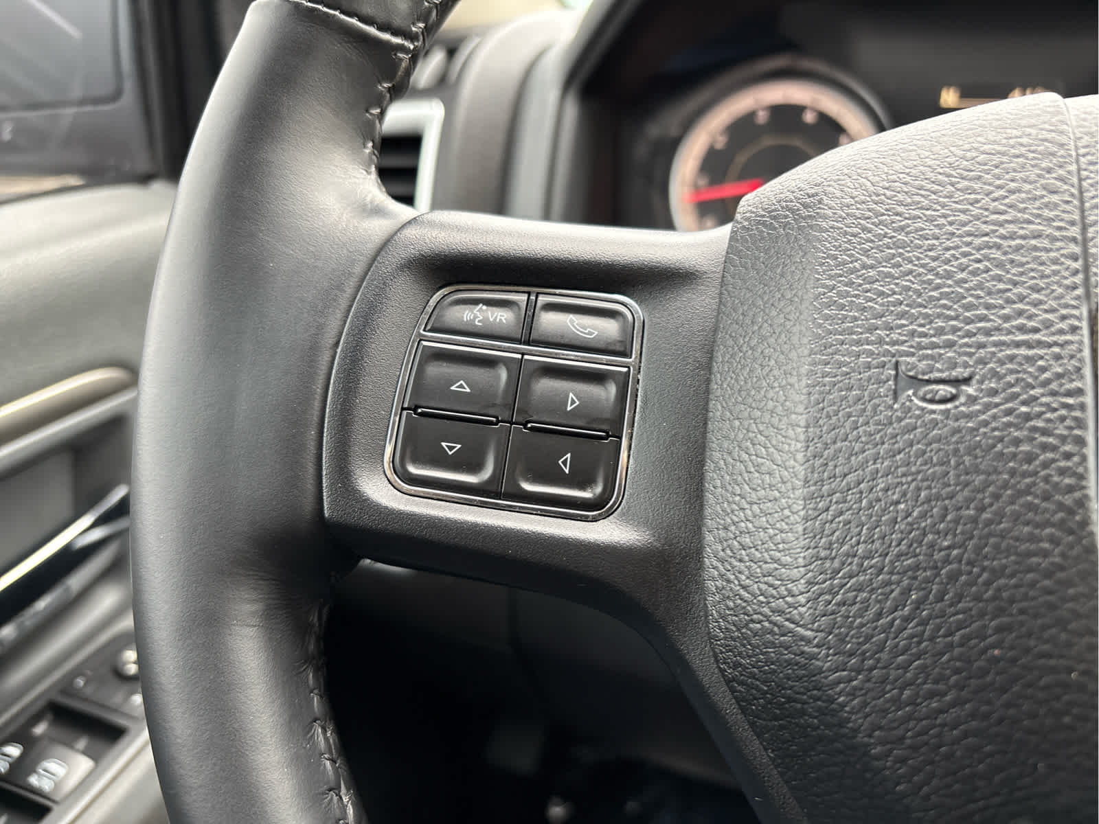 2017 RAM 2500 Big Horn 4x4 Crew Cab 64 Box