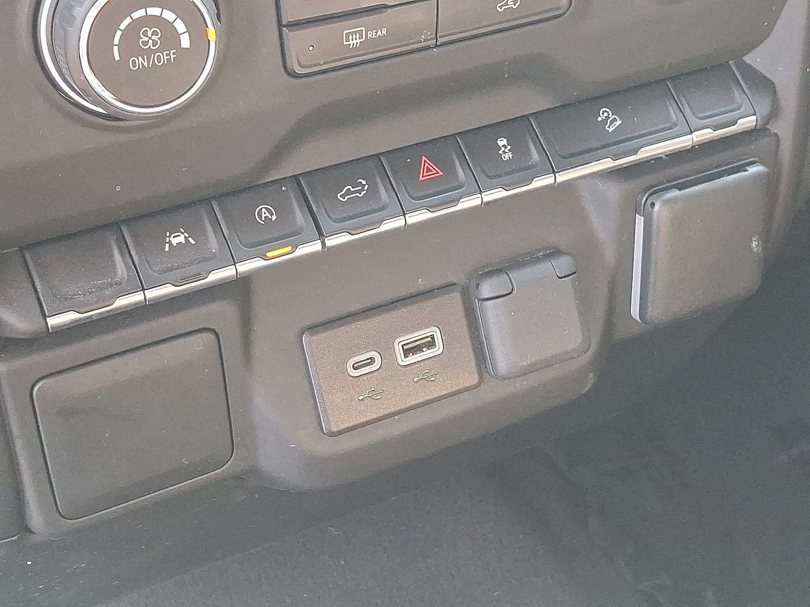 2022 Chevrolet Silverado 1500 4WD Crew Cab 147 Custom Trail Boss