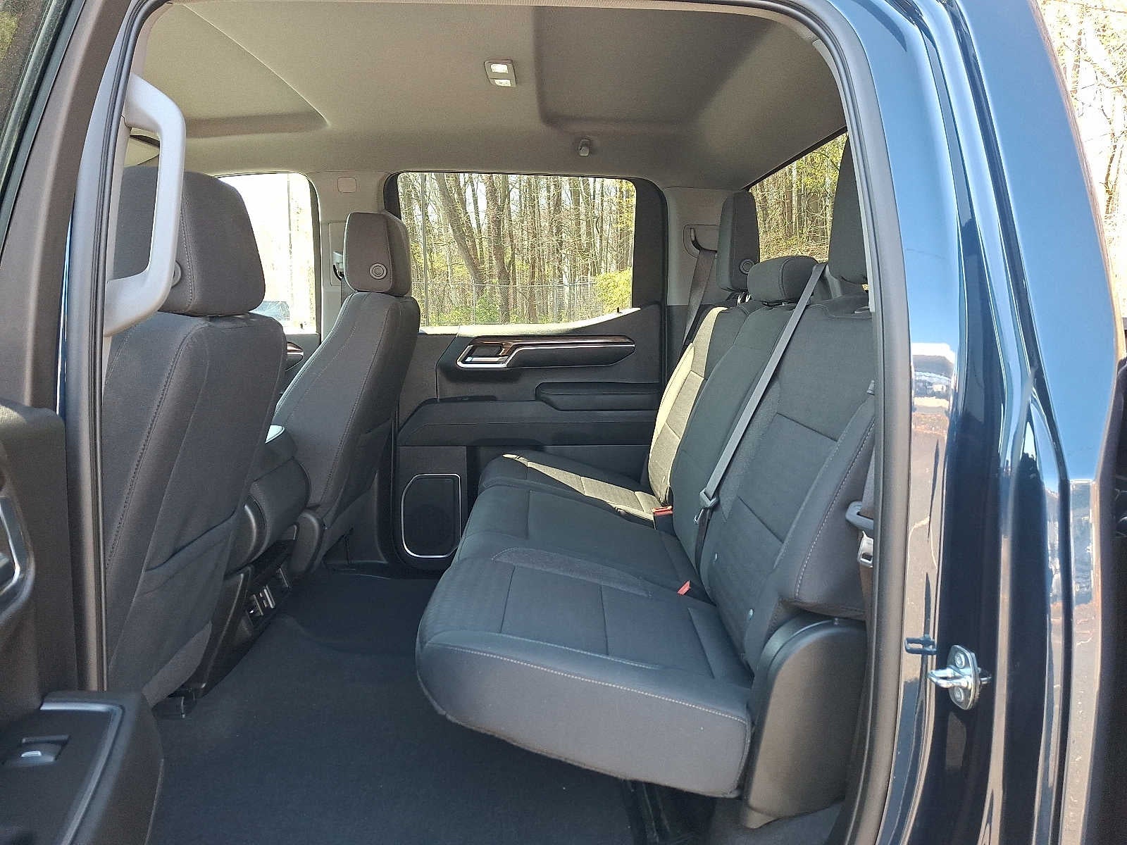 2023 Chevrolet Silverado 1500 4WD Crew Cab 147 LT w/2FL