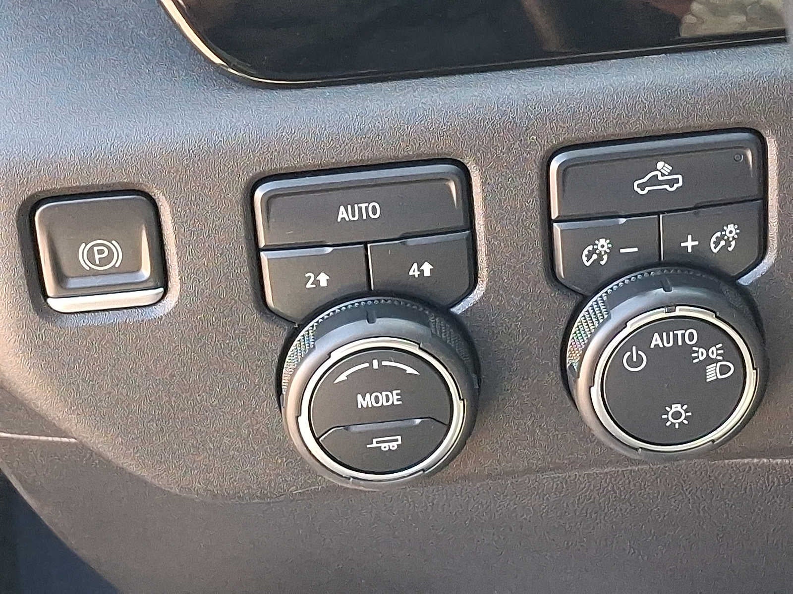 2023 Chevrolet Silverado 1500 4WD Crew Cab 147 LT w/2FL