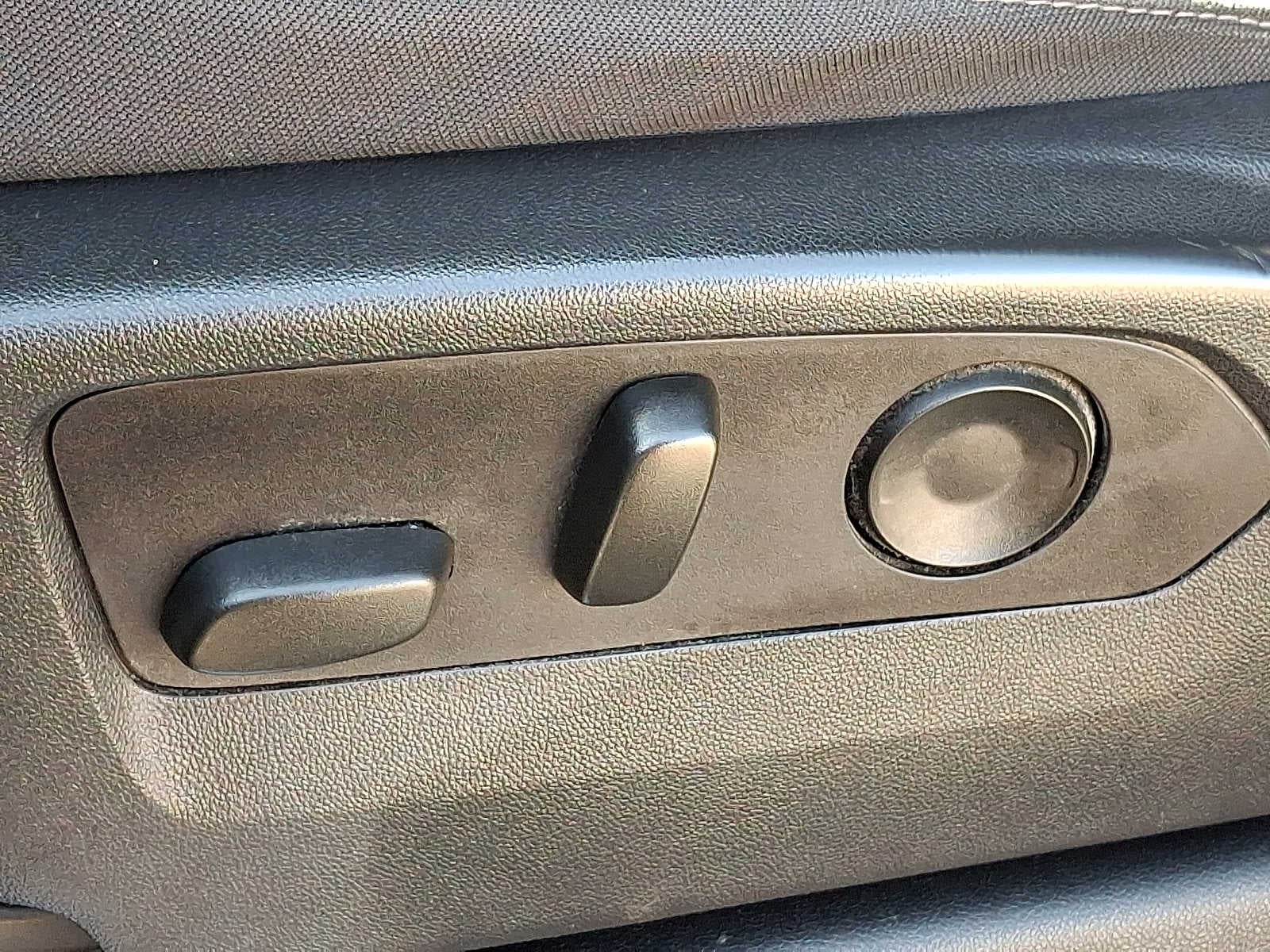 2023 Chevrolet Silverado 1500 4WD Crew Cab 147 LT w/2FL