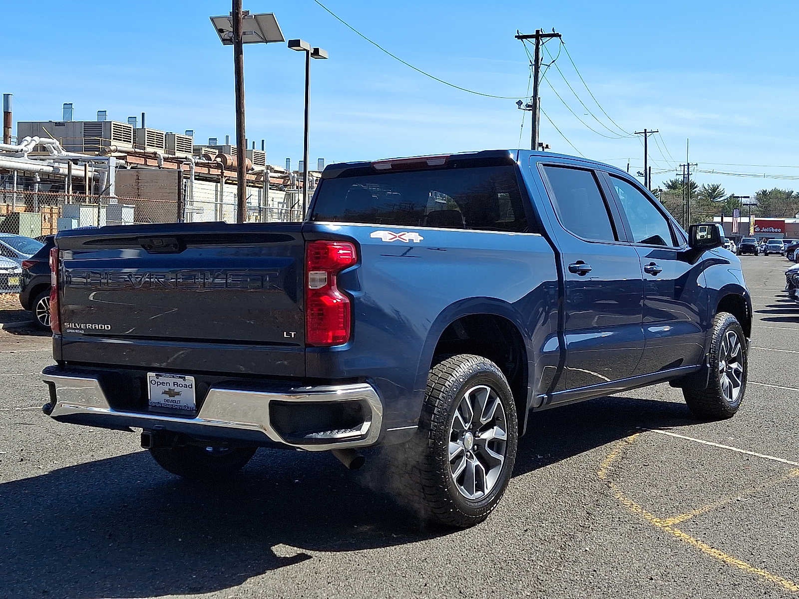 2023 Chevrolet Silverado 1500 4WD Crew Cab 147 LT w/2FL
