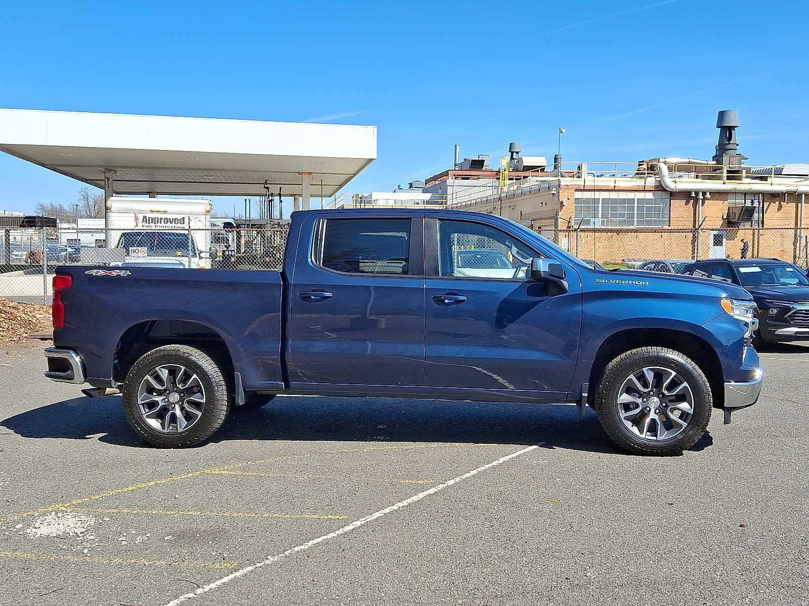 2023 Chevrolet Silverado 1500 4WD Crew Cab 147 LT w/2FL