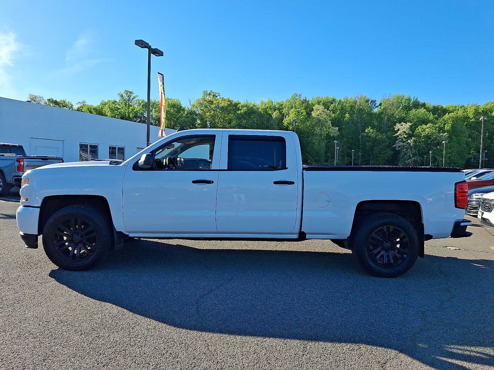 2018 Chevrolet Silverado 1500 4WD Crew Cab 153.0 Custom