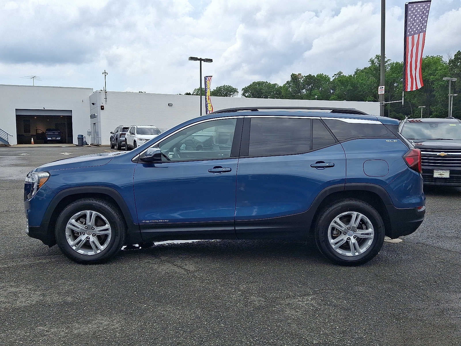 2024 GMC Terrain FWD 4dr SLE