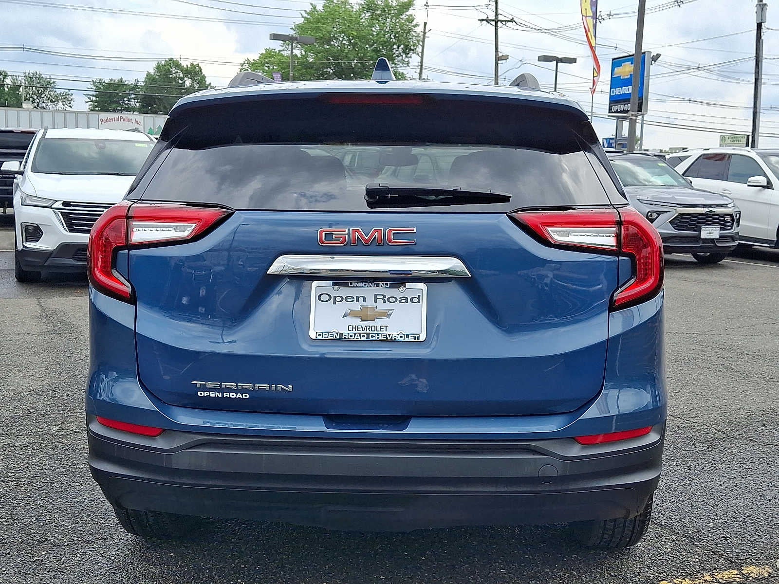 2024 GMC Terrain FWD 4dr SLE